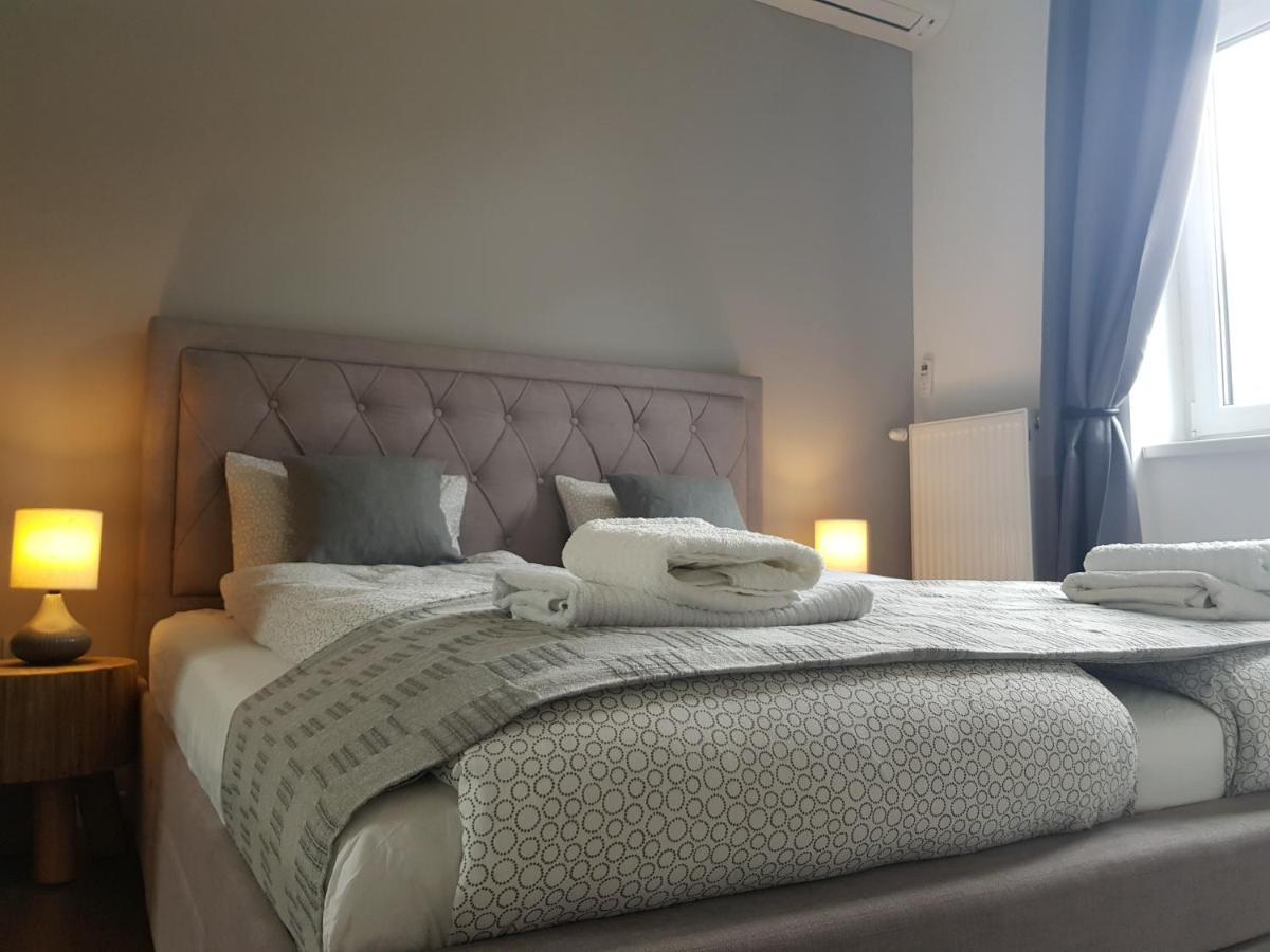 Luxurious Apartment With Balconies In Downtown Bp Budapest Bagian luar foto